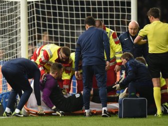 Jack Butland hatte sich im Spiel gegen Deutschland verletzt. Foto: Soeren Stache Jack Butland hatte sich im Spiel gegen Deutschland verletzt. Foto: Soeren Stache