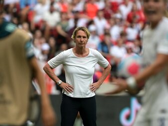 Die Bundestrainerin der deutschen Frauen-Nationalmannschaft: Martina Voss-Tecklenburg. Die Bundestrainerin der deutschen Frauen-Nationalmannschaft: Martina Voss-Tecklenburg.
