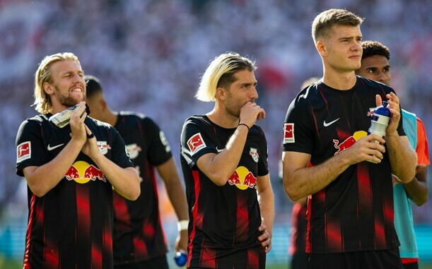 Alexander Sörloth (r) wird vom RB Leipzig für eine Saison an Real Sociedad San Sebastian verliehen.
