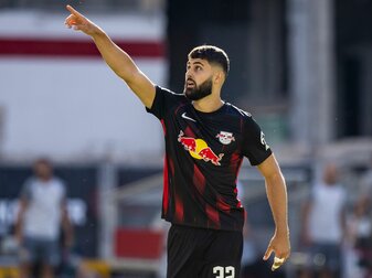 Josko Gvardiol bleibt trotz Angeboten europäischer Topclubs bei RB Leipzig. Josko Gvardiol bleibt trotz Angeboten europäischer Topclubs bei RB Leipzig.