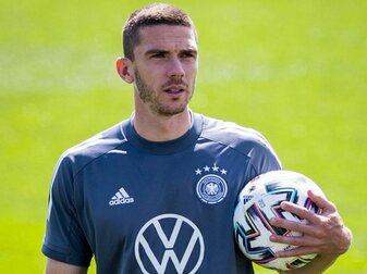 Robin Gosens steht vor einer möglichen Verpflichtung durch Bayer Leverkusen. Robin Gosens steht vor einer möglichen Verpflichtung durch Bayer Leverkusen.