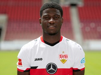 Stuttgart verleiht Mola nach England Stuttgart verleiht Mola nach England