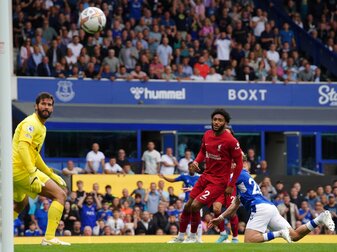Das Merseyside-Derby zwischen Everton und Liverpool ging torlos aus. Das Merseyside-Derby zwischen Everton und Liverpool ging torlos aus.