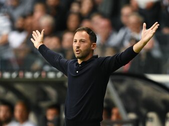 RB-Trainer Domenico Tedesco hat nach der Niederlage in Frankfurt Gesprächsbedarf mit seinen Spielern. RB-Trainer Domenico Tedesco hat nach der Niederlage in Frankfurt Gesprächsbedarf mit seinen Spielern.
