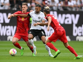Dani Olmo (l) verletzte sich bei Leipzigs Niederlage bei Eintracht Frankfurt. Dani Olmo (l) verletzte sich bei Leipzigs Niederlage bei Eintracht Frankfurt.