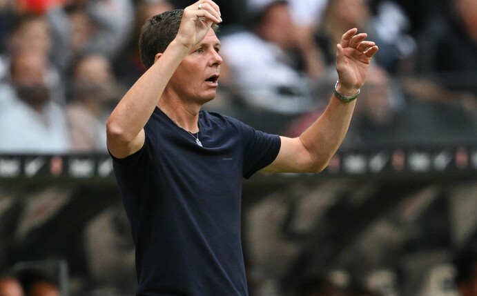 Muss bei Frankfurts Königsklassen-Premiere auf Sebastian Rode verzichten: Eintracht-Coach Oliver Glasner.