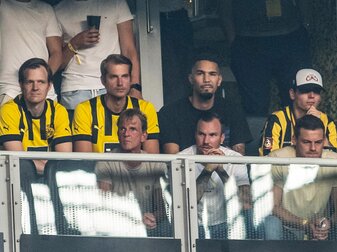 Zurück im Stadion: BVB-Angreifer Sébastien Haller (hinten, 2.v.r). Zurück im Stadion: BVB-Angreifer Sébastien Haller (hinten, 2.v.r).