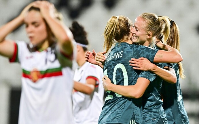 DFB-Frauen krönen Schult-Comeback mit Kantersieg