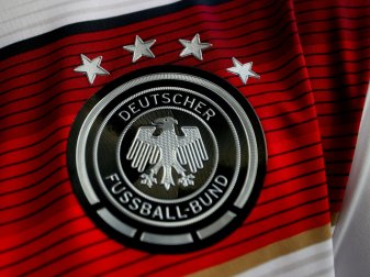 300.000 Euro für den EM-Titel: DFB gibt Prämien bekannt (Quelle: PIXATHLON/SID-IMAGES) 300.000 Euro für den EM-Titel: DFB gibt Prämien bekannt (Quelle: PIXATHLON/SID-IMAGES)