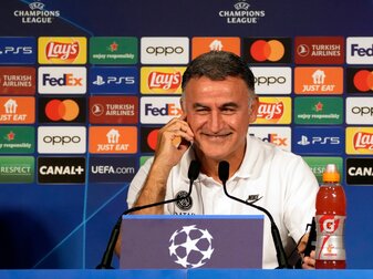 Christophe Galtier, der Trainer von Paris Saint-Germain, bei der Pressekonferenz. Christophe Galtier, der Trainer von Paris Saint-Germain, bei der Pressekonferenz.