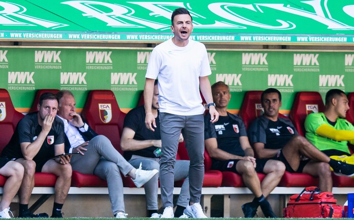 Hat sich vor seine Mannschaft gestellt: Augsburgs Trainer Enrico Maaßen.