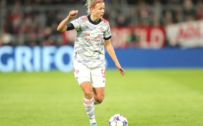 Knie-OP: Bayern-Frauen mehrere Monate ohne Glas