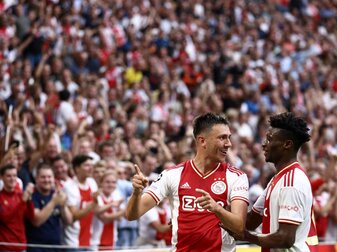 Ajax setzt Siegesserie auch in der Champions League fort Ajax setzt Siegesserie auch in der Champions League fort