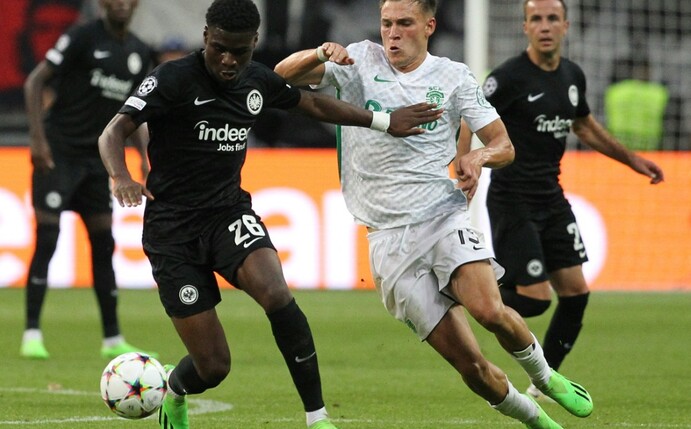 Frankfurt verliert Premierenspiel