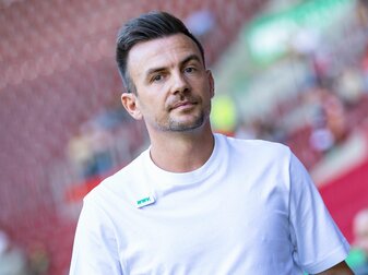 Augsburgs Trainer Enrico Maaßen steht mit dem FCA nur auf dem 16. Tabellenplatz. Augsburgs Trainer Enrico Maaßen steht mit dem FCA nur auf dem 16. Tabellenplatz.