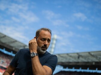 Stuttgarts Trainer Pellegrino Matarazzo hat noch Kontakt zu seinem ehemaligen Stürmer. Stuttgarts Trainer Pellegrino Matarazzo hat noch Kontakt zu seinem ehemaligen Stürmer.