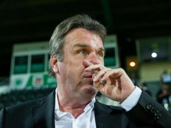 Heribert Bruchhagen will seinen Platz auf jeden Fall räumen. Foto: Guido Kirchner Heribert Bruchhagen will seinen Platz auf jeden Fall räumen. Foto: Guido Kirchner