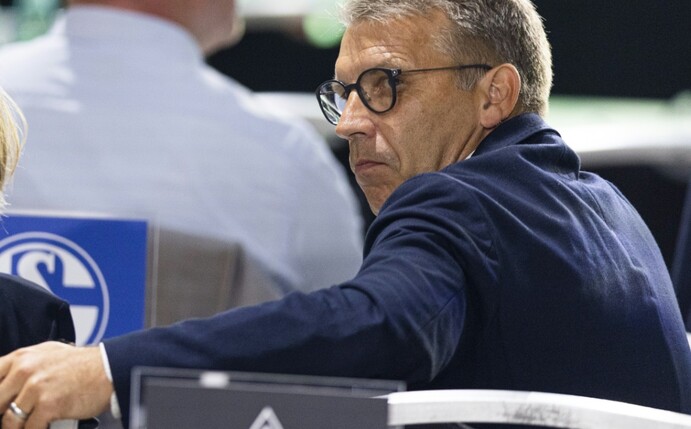 Schalke-Vorstand Knäbel stärkt Trainer Kramer den Rücken