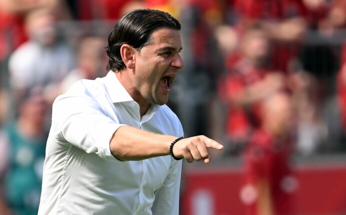 Leverkusens Trainer Gerardo Seoane trifft mit seinem Team auf Hertha BSC.