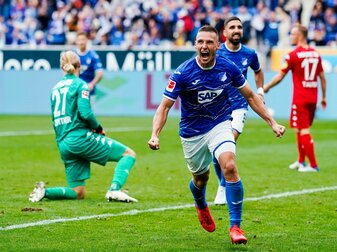 Hoffenheims Torschütze Pavel Kaderabek jubelt über das Tor zum 4:1. Hoffenheims Torschütze Pavel Kaderabek jubelt über das Tor zum 4:1.