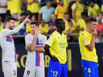 Barca-Spiel unterbrochen - Medizinischer Notfall Barca-Spiel unterbrochen - Medizinischer Notfall