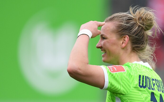 Wolfsburgs Alexandra Popp traf beim 8:2-Sieg beim FSV Gütersloh vierfach.