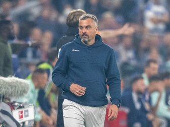Musste auch auf Schalke eine Niederlage hinnehmen: Bochum-Coach Thomas Reis. Musste auch auf Schalke eine Niederlage hinnehmen: Bochum-Coach Thomas Reis.