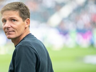 Der Cheftrainer des Fußball-Bundesligisten Eintracht Frankfurt: Oliver Glasner. Der Cheftrainer des Fußball-Bundesligisten Eintracht Frankfurt: Oliver Glasner.