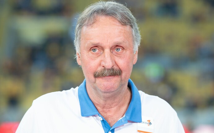 Peter Neururer betreute den VfL Bochum während seiner langen Trainerkarriere zweimal.