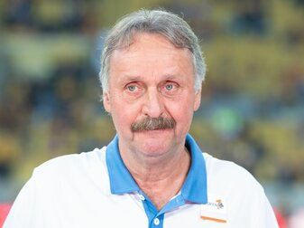 Peter Neururer betreute den VfL Bochum während seiner langen Trainerkarriere zweimal. Peter Neururer betreute den VfL Bochum während seiner langen Trainerkarriere zweimal.