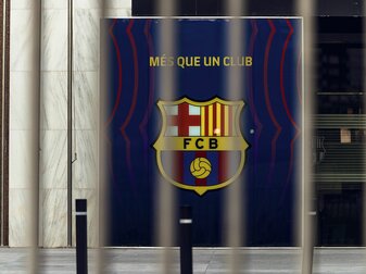 Beim FC Barcelona sollen Vermögenswerte für insgesamt rund 870 Millionen Euro verkauft worden sein. Beim FC Barcelona sollen Vermögenswerte für insgesamt rund 870 Millionen Euro verkauft worden sein.
