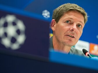 Frankfurts Trainer Oliver Glasner fordert von seiner Mannschaft eine Leistungssteigerung. Frankfurts Trainer Oliver Glasner fordert von seiner Mannschaft eine Leistungssteigerung.