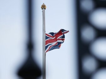 Manchester City wird im Champions-League-Spiel gegen Borussia Dortmund der gestorbenen Queen Elizabeth II. gedenken. Manchester City wird im Champions-League-Spiel gegen Borussia Dortmund der gestorbenen Queen Elizabeth II. gedenken.