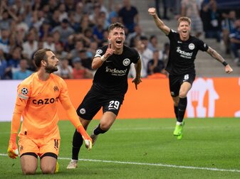 Frankfurts Jesper Lindström (M) jubelt nach seinem Treffer zum 1:0 gegen Olympique Marseille. Frankfurts Jesper Lindström (M) jubelt nach seinem Treffer zum 1:0 gegen Olympique Marseille.