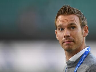 Hält die Idee eines Grundgehalts im Frauenfußball für richtig: Wolfsburgs Trainer Tommy Stroot. Hält die Idee eines Grundgehalts im Frauenfußball für richtig: Wolfsburgs Trainer Tommy Stroot.
