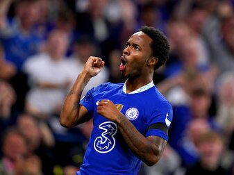 Raheem Sterling vom FC Chelsea feiert seinen Treffer gegen RB Salzburg. Raheem Sterling vom FC Chelsea feiert seinen Treffer gegen RB Salzburg.