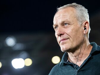 Sorgt sich nicht um Randale beim Spiel in Piräus: Freiburgs Trainer Christian Streich. Sorgt sich nicht um Randale beim Spiel in Piräus: Freiburgs Trainer Christian Streich.