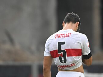 Stuttgarts Abwehrspieler Konstantinos Mavropanos konnte diese Woche nur individuelle Trainingseinheiten absolvieren. Stuttgarts Abwehrspieler Konstantinos Mavropanos konnte diese Woche nur individuelle Trainingseinheiten absolvieren.