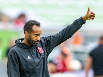 Geht ohne Revanchegelüste und mit Optimismus in das Topspiel gegen den HSV: Düsseldorfs Trainer Daniel Thioune. Geht ohne Revanchegelüste und mit Optimismus in das Topspiel gegen den HSV: Düsseldorfs Trainer Daniel Thioune.