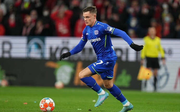 Wartet nach einem Kreuzbandriss im März auf sein Comeback: Florian Wirtz von Bayer Leverkusen.