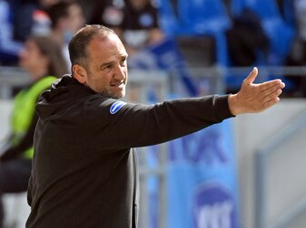 Der Heidenheimer Trainer Frank Schmidt feiert ein Jubiläum. Der Heidenheimer Trainer Frank Schmidt feiert ein Jubiläum.