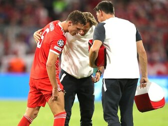 Upamecano und Pavard fit für Augsburg - Mazraoui beginnt Upamecano und Pavard fit für Augsburg - Mazraoui beginnt