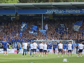 Darmstadt-Profis wollen keine Trikots mehr verschenken Darmstadt-Profis wollen keine Trikots mehr verschenken