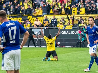 Youssoufa Moukoko war der Matchwinner für den BVB im Gerby gegen den FC Schalke 04. Youssoufa Moukoko war der Matchwinner für den BVB im Gerby gegen den FC Schalke 04.