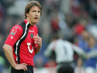 Daniel Stendel im Jahr 2006 als Spieler im Trikot von Hannover 96. Foto: Carmen Jaspersen Daniel Stendel im Jahr 2006 als Spieler im Trikot von Hannover 96. Foto: Carmen Jaspersen