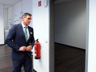 Stefan Kuntz hat seinen letzten Arbeitstag beim 1. FC Kaiserslautern. Foto: Reiner Voß Stefan Kuntz hat seinen letzten Arbeitstag beim 1. FC Kaiserslautern. Foto: Reiner Voß