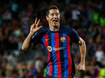 Seit dieser Saison im FC Barcelona Trikot zu sehen: Robert Lewandwoski. Der ehemalige Bayern-Stürmer fühlt sich wohl bei seinem neuen Verein. Seit dieser Saison im FC Barcelona Trikot zu sehen: Robert Lewandwoski. Der ehemalige Bayern-Stürmer fühlt sich wohl bei seinem neuen Verein.