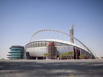 Für die WM in Katar mussten neue Stadien gebaut werden. Die Arbeitsbedingungen auf den Baustellen wurden vielfach angeprangert. Für die WM in Katar mussten neue Stadien gebaut werden. Die Arbeitsbedingungen auf den Baustellen wurden vielfach angeprangert.