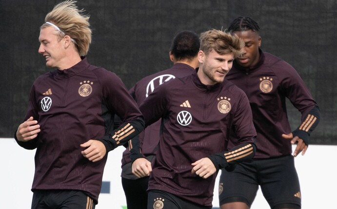 Hat sich einen grippalen Infekt zugezogen: Julian Brandt beim Training auf dem DFB-Campus.