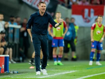 Michael Boris trainiert den Fehérvár FC. Michael Boris trainiert den Fehérvár FC.